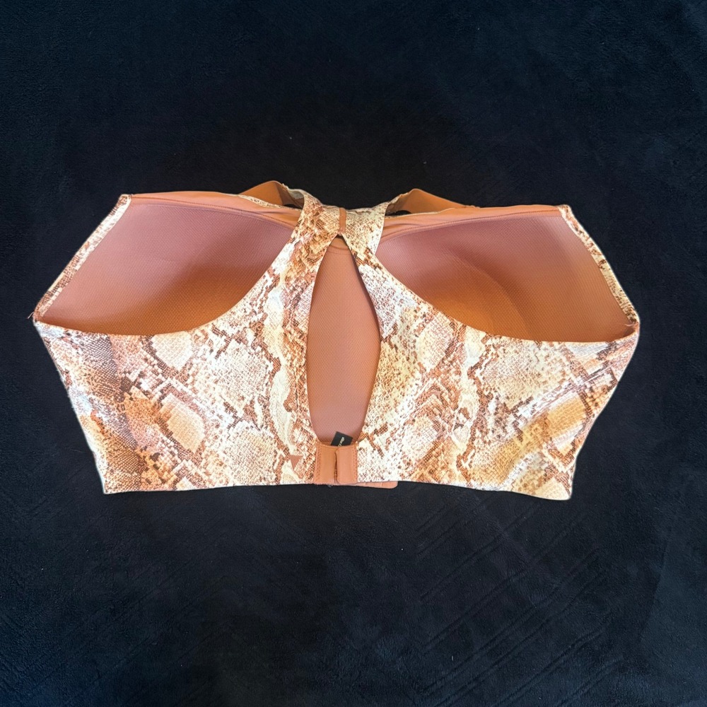 Victorias Secret On Point Incredible Sport Bra 38DDD Snakeskin Print 913908-QBT - Picture 2 of 7